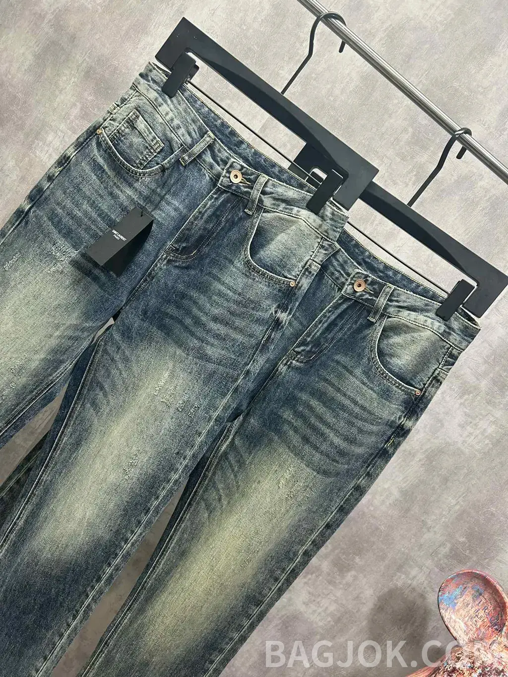 생로랑 생로랑 YSL 메탈 로고 워싱 스트레이트 데님 팬츠 상세 이미지