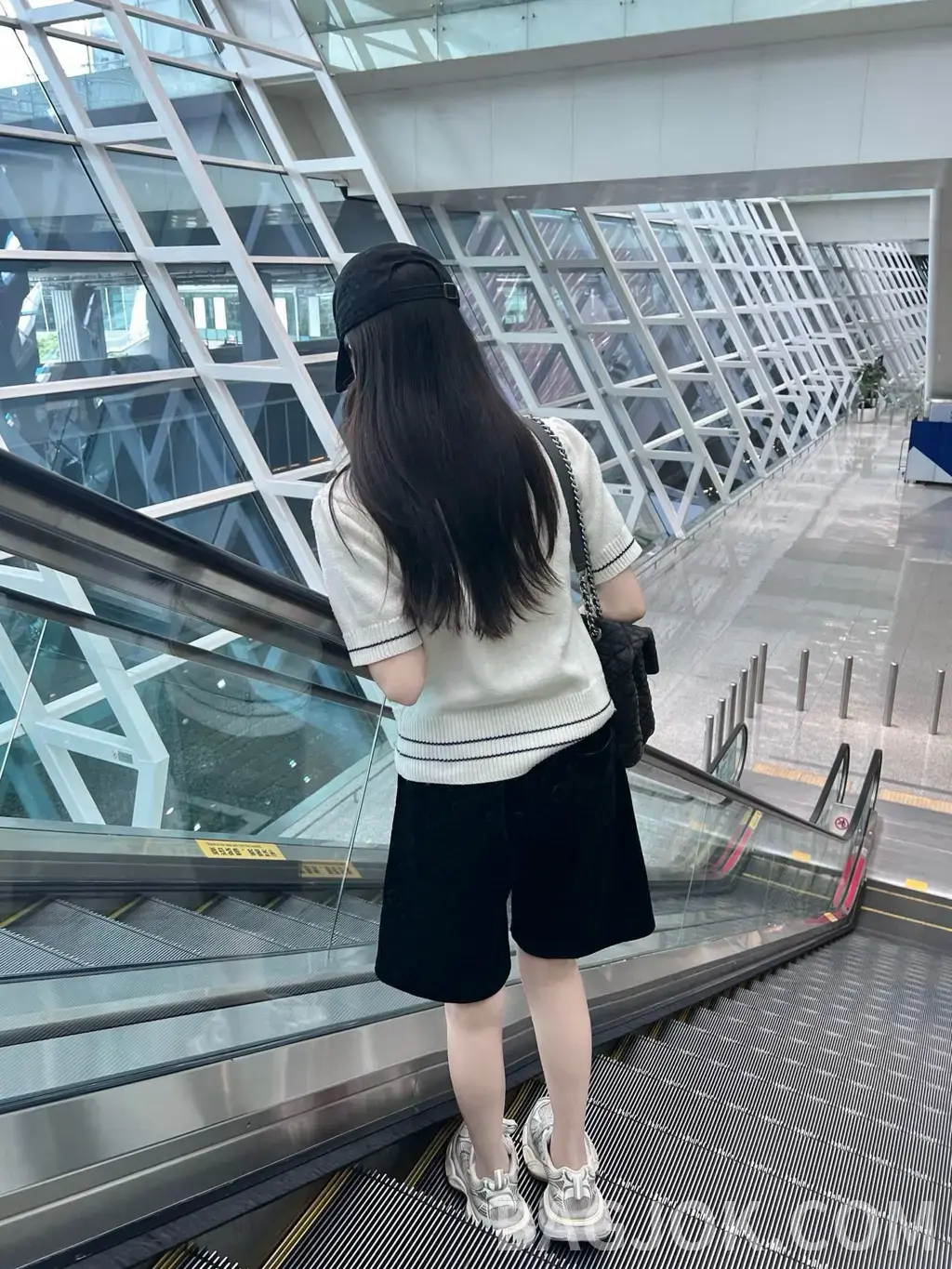 루이비통 루이비통 올오버 모노그램 플록 벨벳 쇼츠 상세 이미지