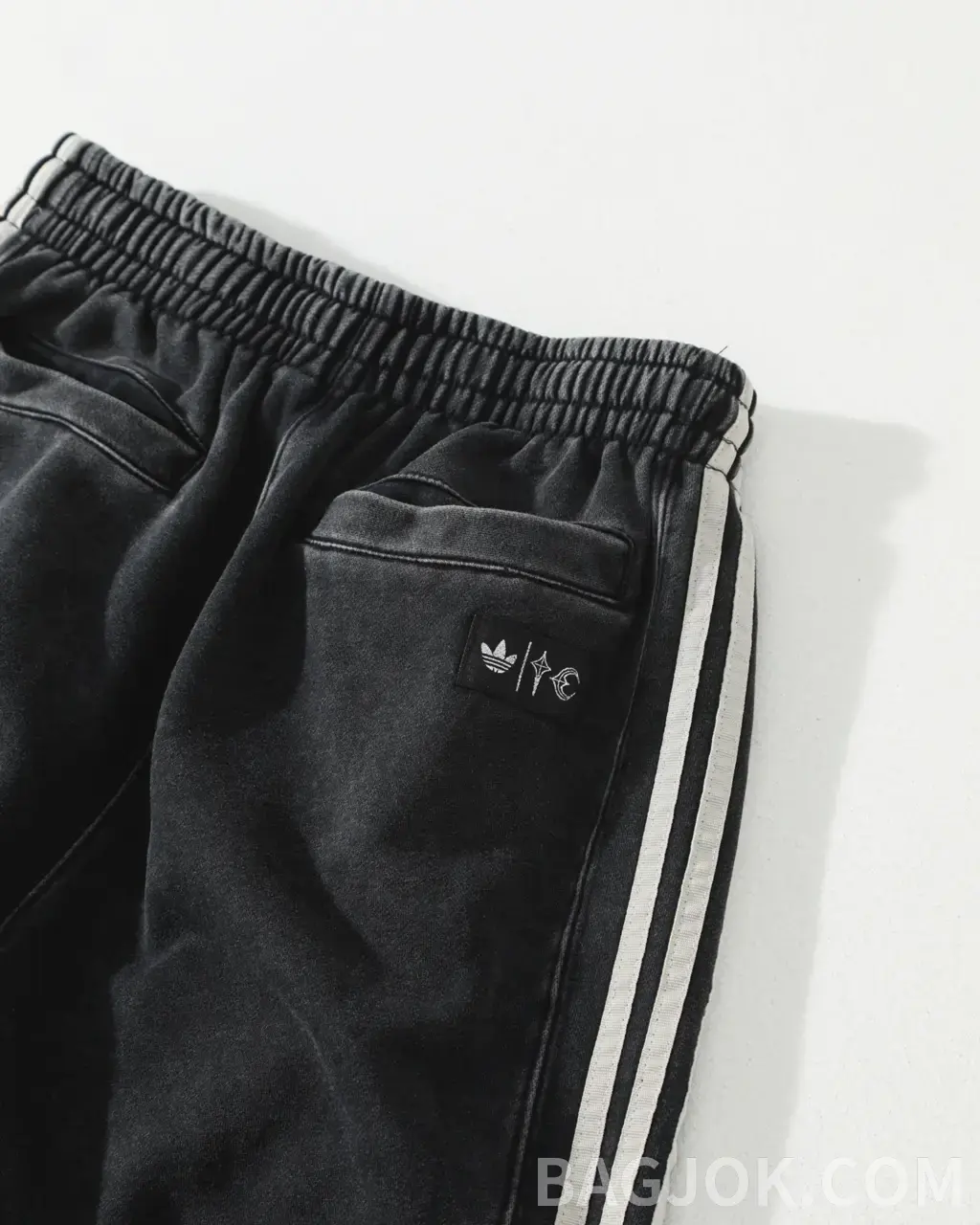 아디다스 아디다스 x 콜라보 워싱 트랙 팬츠 상세 이미지