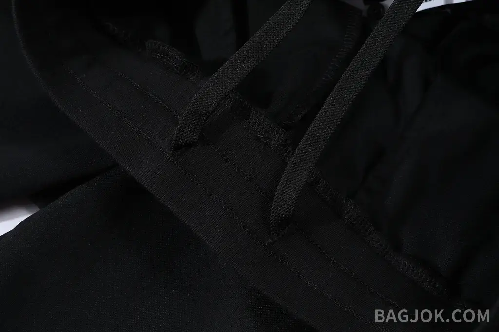 루이비통 루이비통 스팽글 LV 로고 니트 숏팬츠 상세 이미지