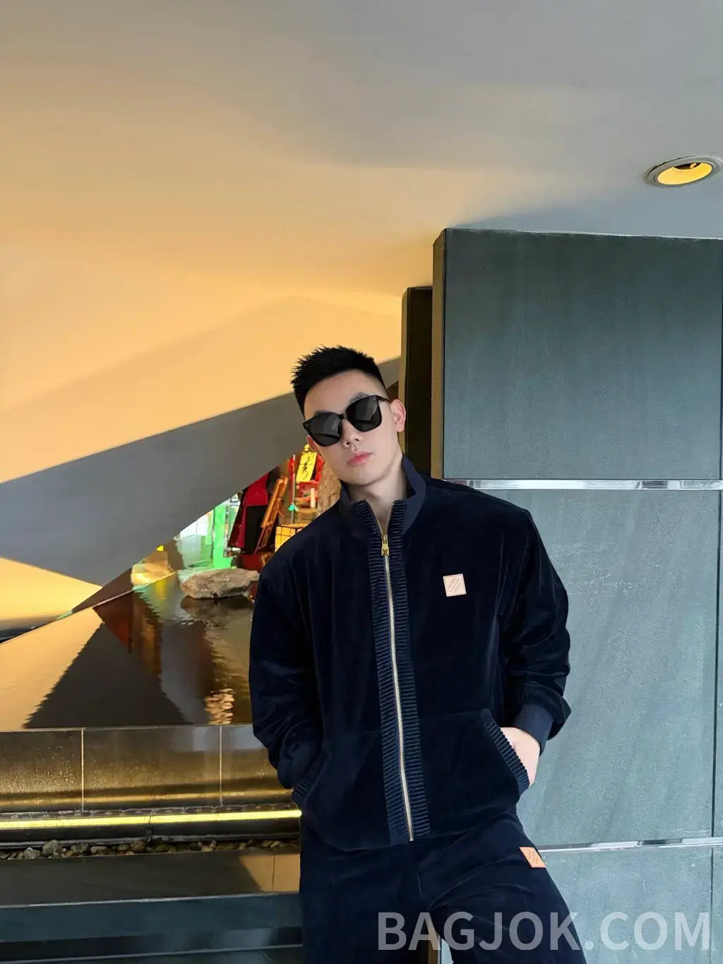 루이비통 루이비통 벨벳 집업 자켓 상세 이미지