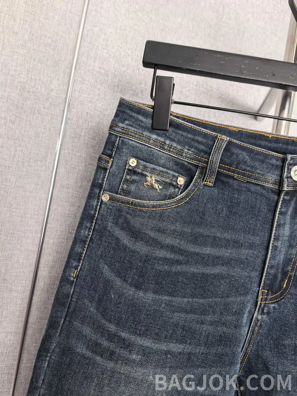 버버리 버버리 TB 나이트 자수 슬림 데님 팬츠 상세 이미지