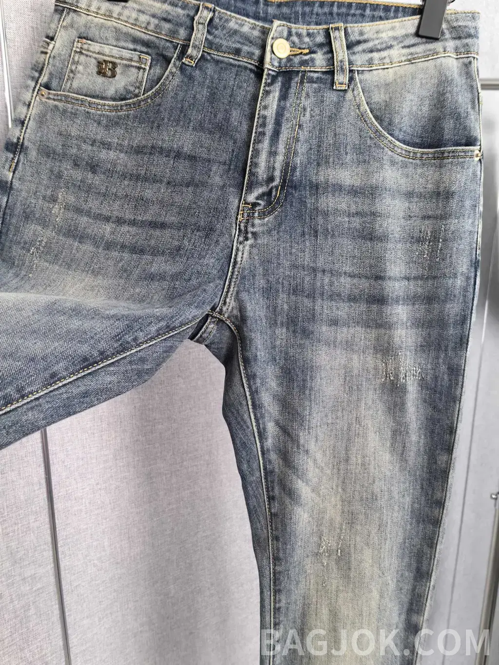 버버리 버버리 B 로고 워싱 슬림 데님 팬츠 상세 이미지