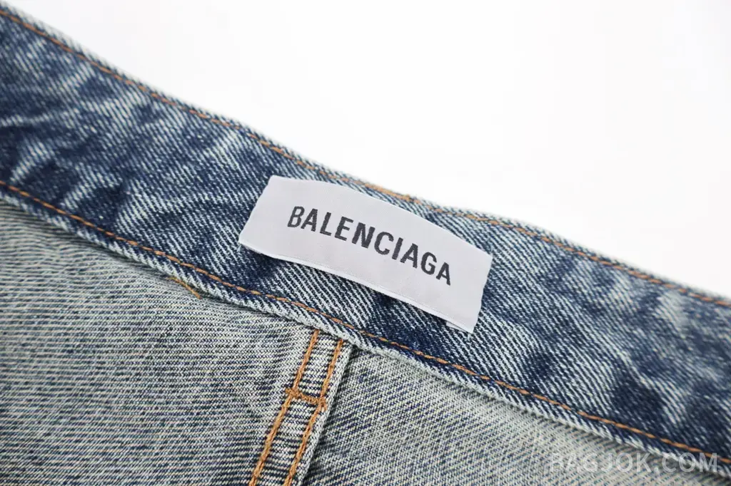 발렌시아가 BALENCIAGA 플리티드 와이드 데님 쇼츠 상세 이미지