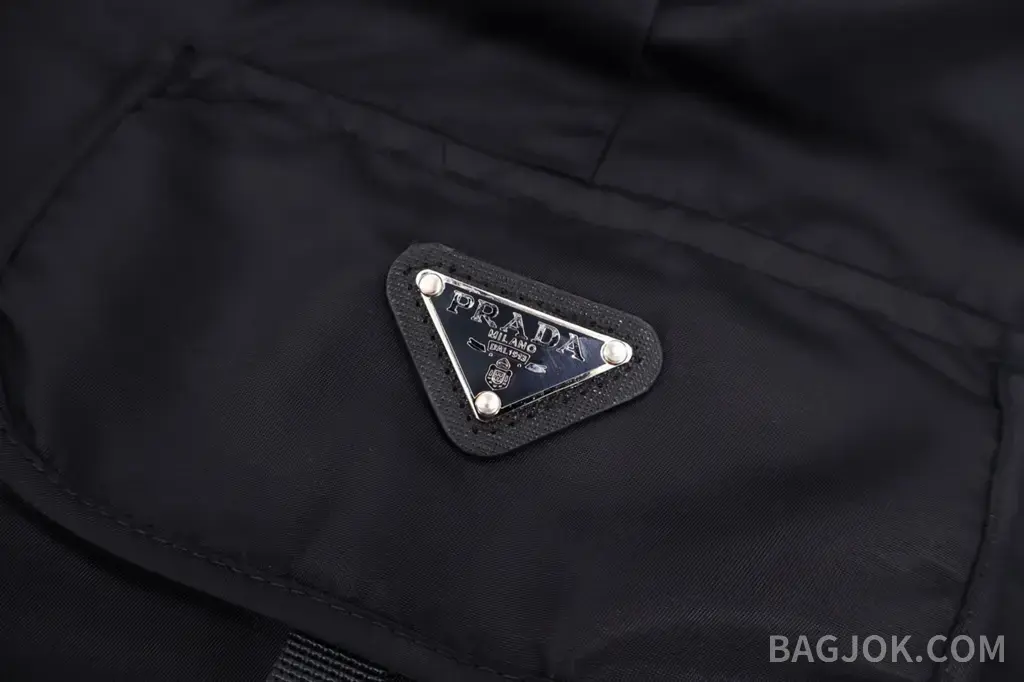 프라다 PRADA Re-Nylon 카고 쇼츠 상세 이미지