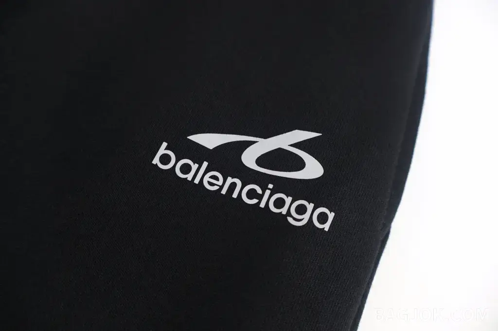 발렌시아가 BALENCIAGA 피쉬스케일 로고 스웨트 쇼츠 상세 이미지