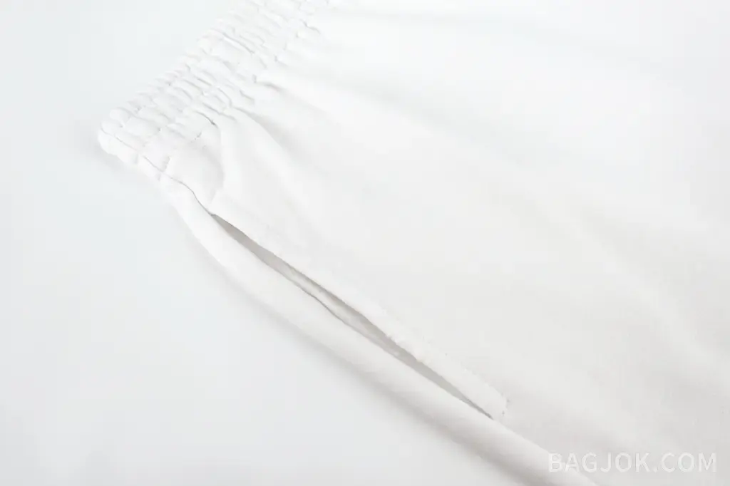 발렌시아가 BALENCIAGA 테이프 그래픽 헤비 코튼 쇼츠 상세 이미지