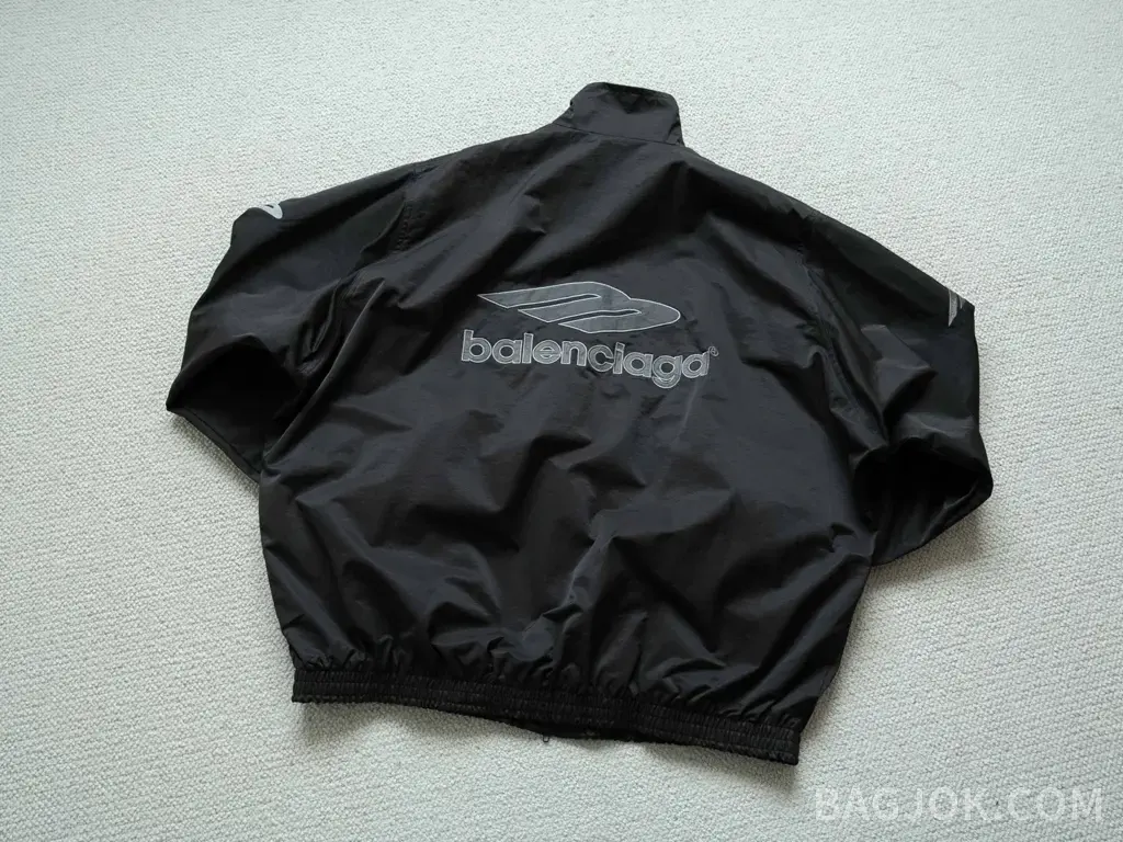 발렌시아가 BALENCIAGA Big Logo Windbreaker Jacket 상세 이미지