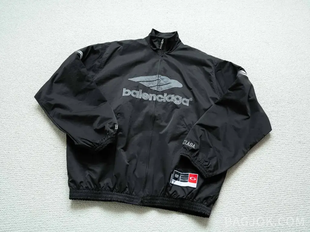발렌시아가 BALENCIAGA Big Logo Windbreaker Jacket 상세 이미지