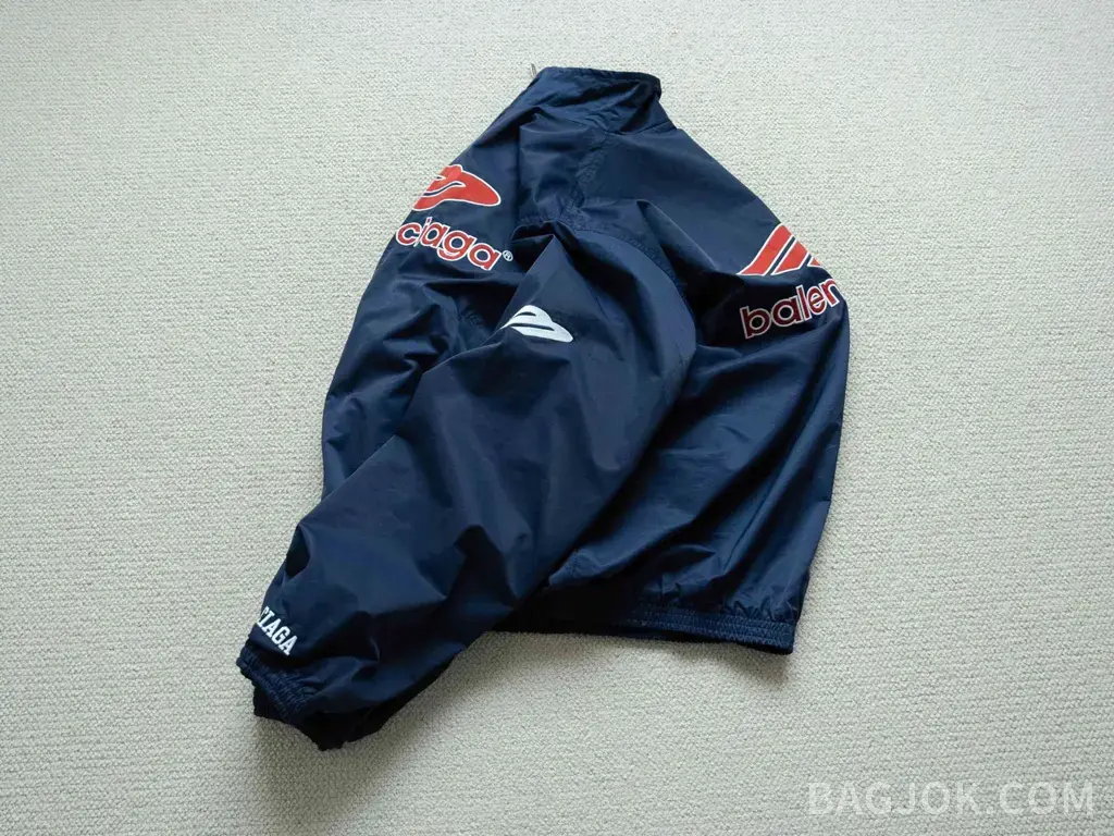 발렌시아가 BALENCIAGA Big Logo Windbreaker Jacket 상세 이미지
