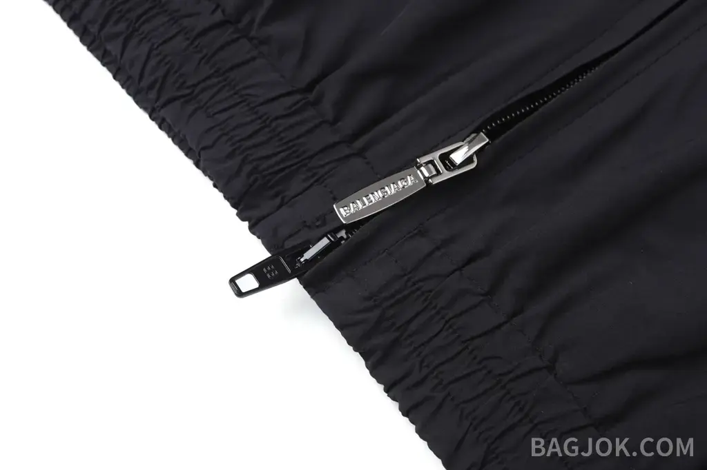 발렌시아가 BALENCIAGA 테이프 로고 집업 자켓 상세 이미지