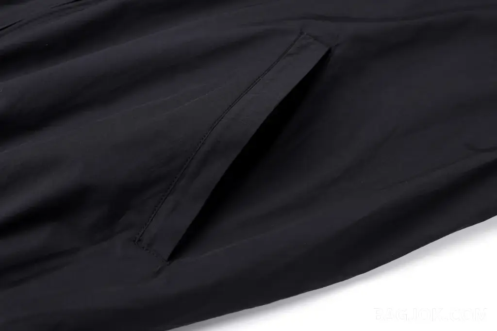 발렌시아가 BALENCIAGA 테이프 로고 집업 자켓 상세 이미지