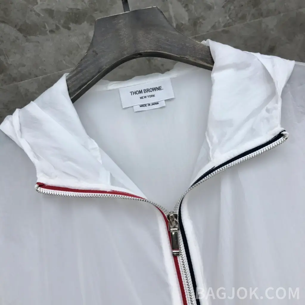 톰브라운 THOM BROWNE 시그니처 4-바 후드 집업 자켓 상세 이미지