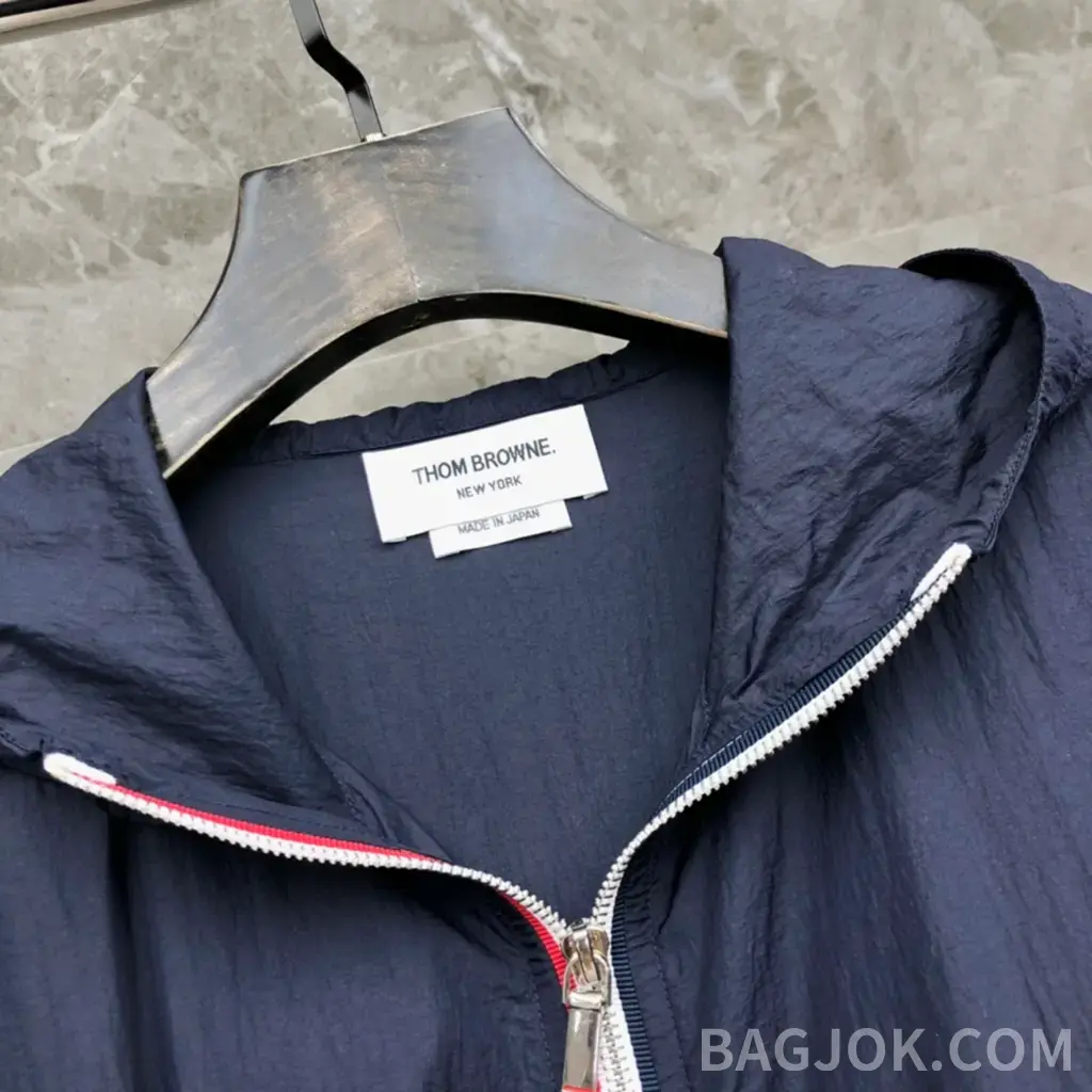 톰브라운 THOM BROWNE 시그니처 4-바 후드 집업 자켓 상세 이미지