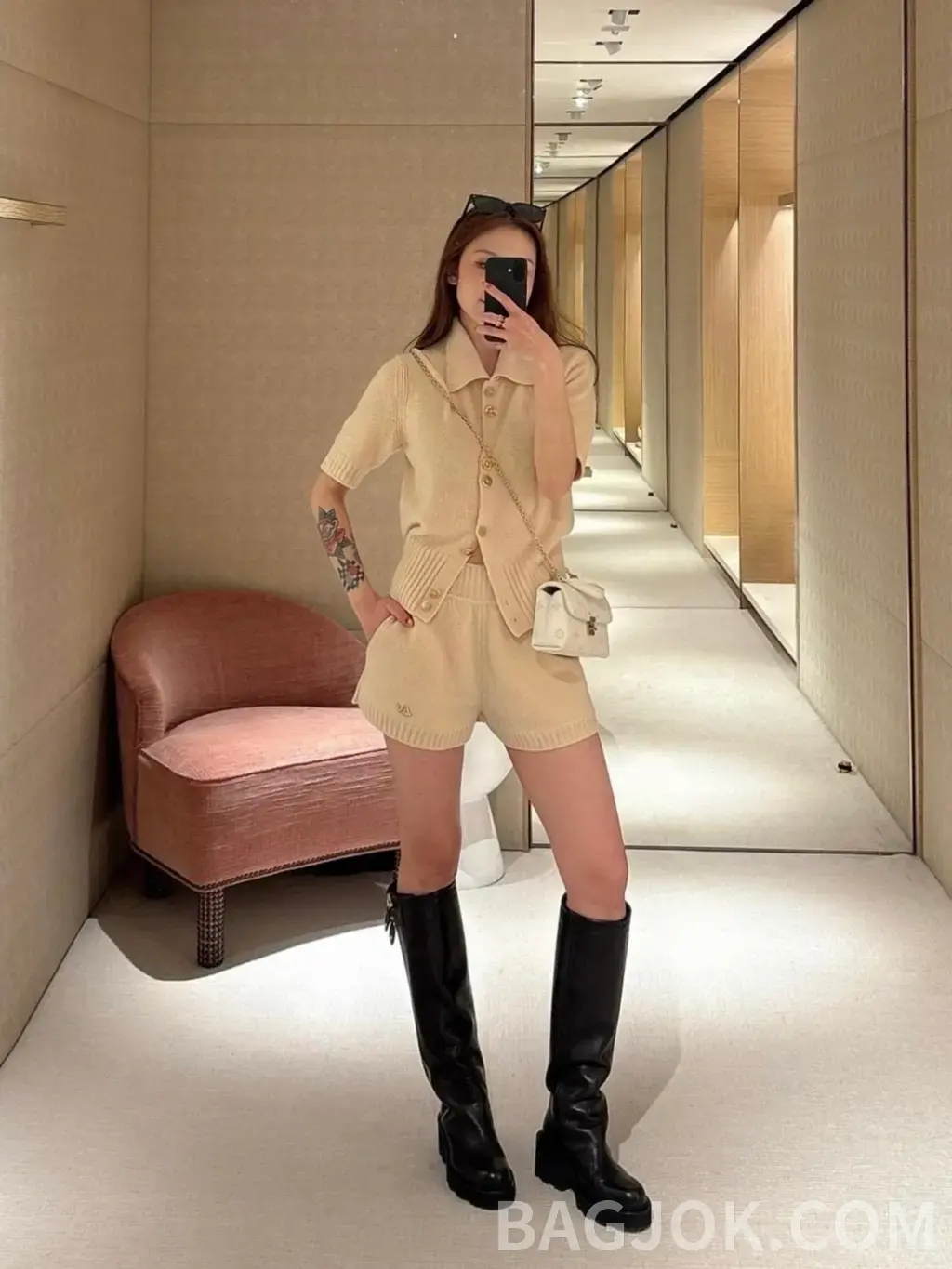 루이비통 LOUIS VUITTON 울 블렌드 크롭 니트 카디건 상세 이미지
