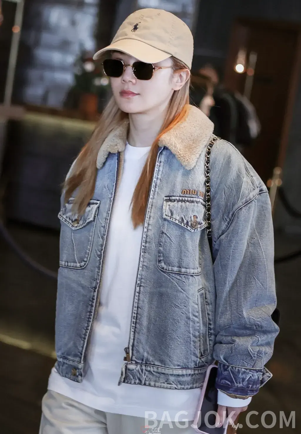 미우미우 MIU MIU 양털 칼라 데님 집업 자켓 상세 이미지