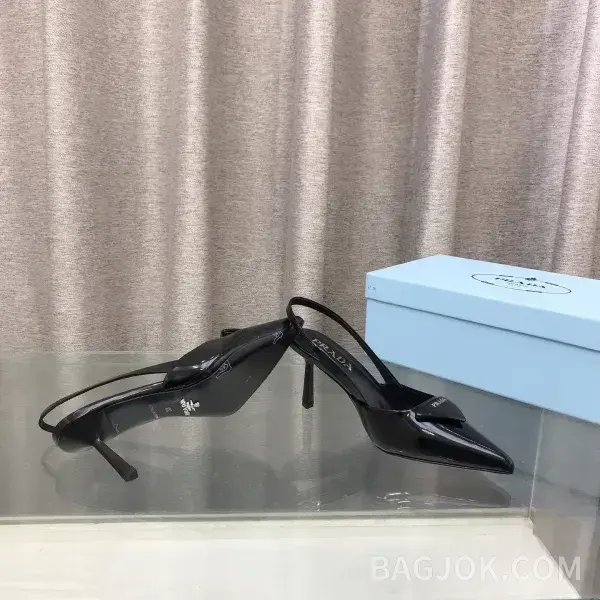 프라다 프라다 브러시드 레더 슬링백 펌프스 상세 이미지