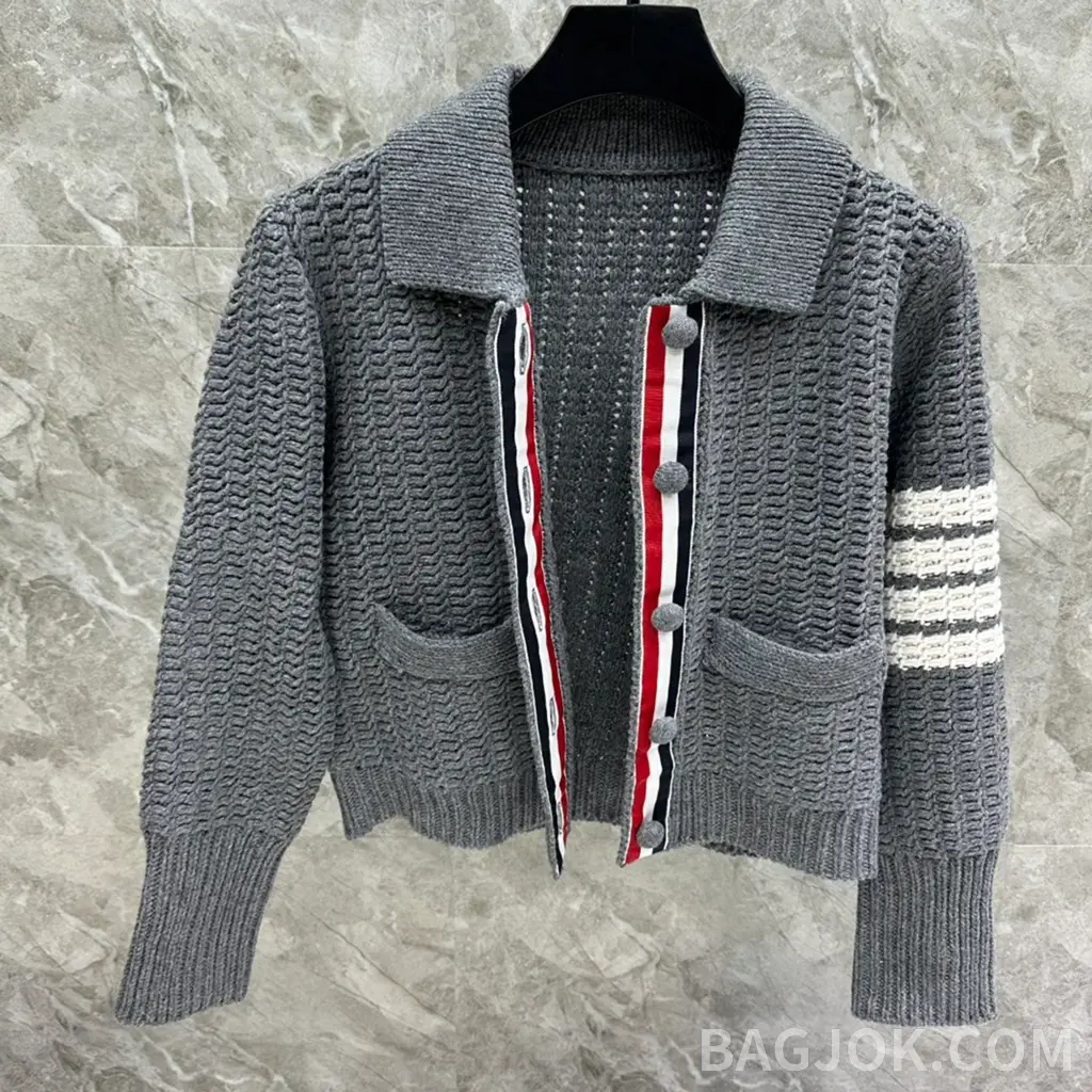 톰브라운 THOM BROWNE 시그니처 4바 크롭 니트 가디건 상세 이미지