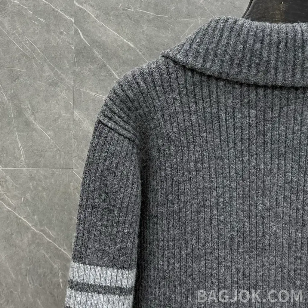 톰브라운 THOM BROWNE 리브드 울 크롭 가디건 상세 이미지