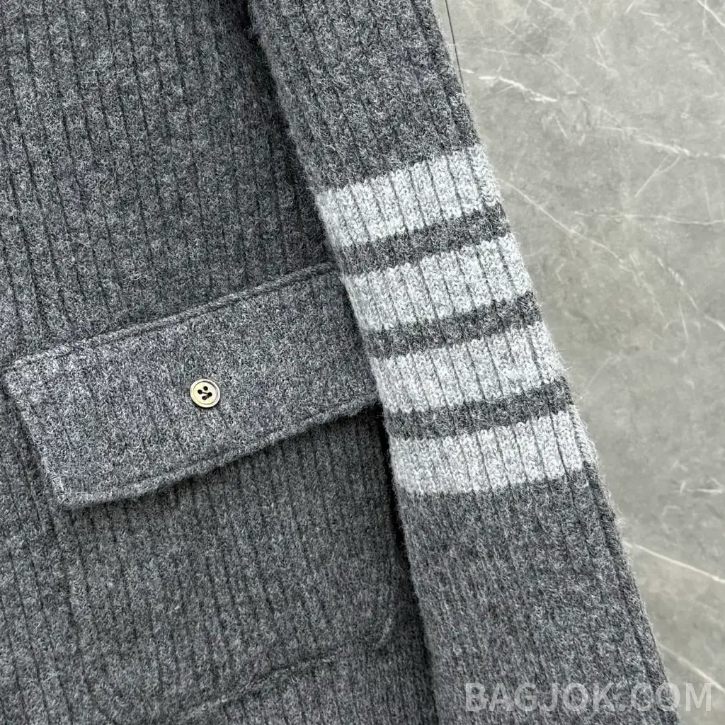 톰브라운 THOM BROWNE 리브드 울 크롭 가디건 상세 이미지