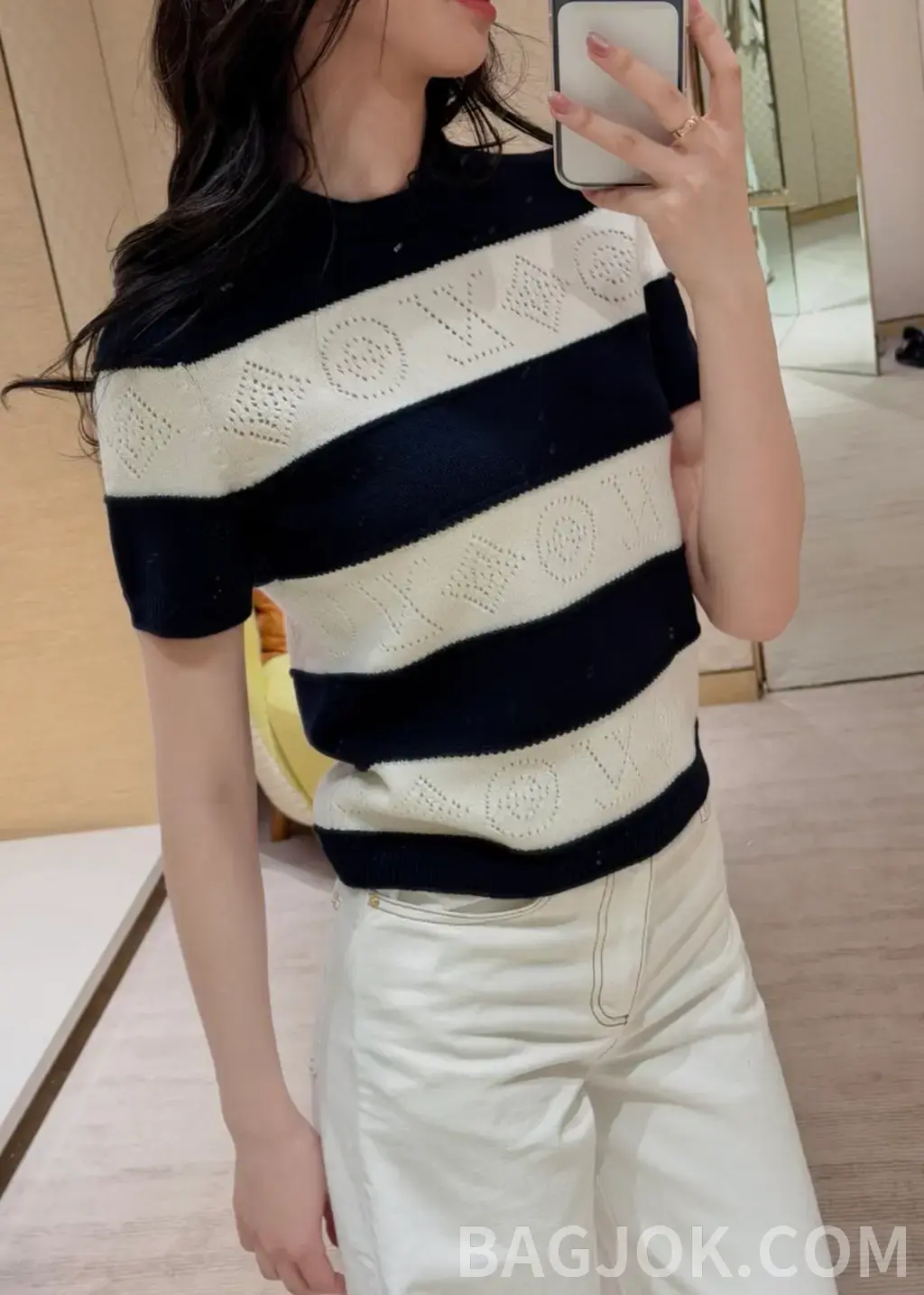 루이비통 LOUIS VUITTON 모노그램 펀칭 니트 스웨터 상세 이미지