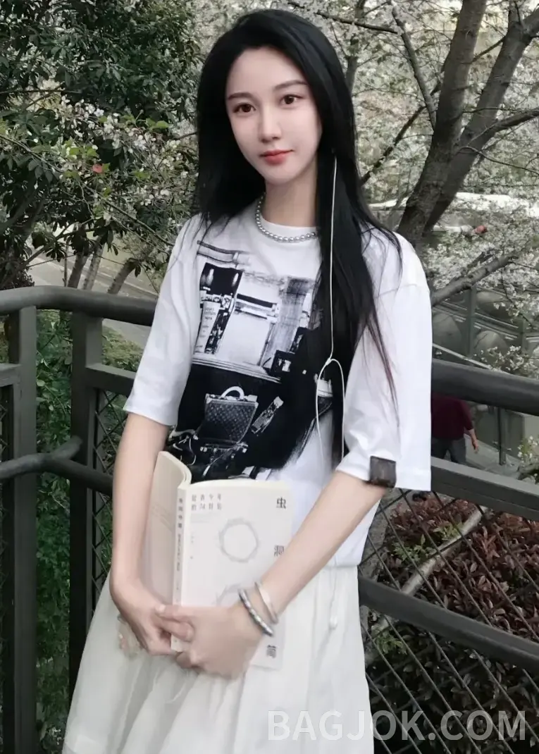 루이비통 LOUIS VUITTON 빈티지 러기지 프린트 오버사이즈 티셔츠 상세 이미지