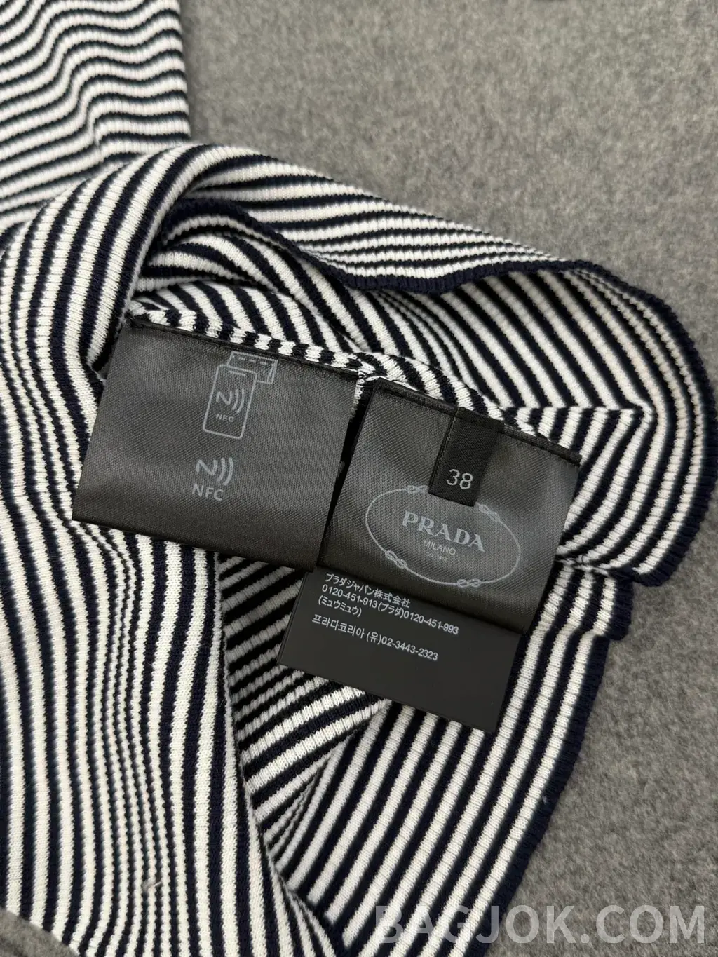 프라다 PRADA 스트라이프 실크 니트 반팔 티셔츠 상세 이미지