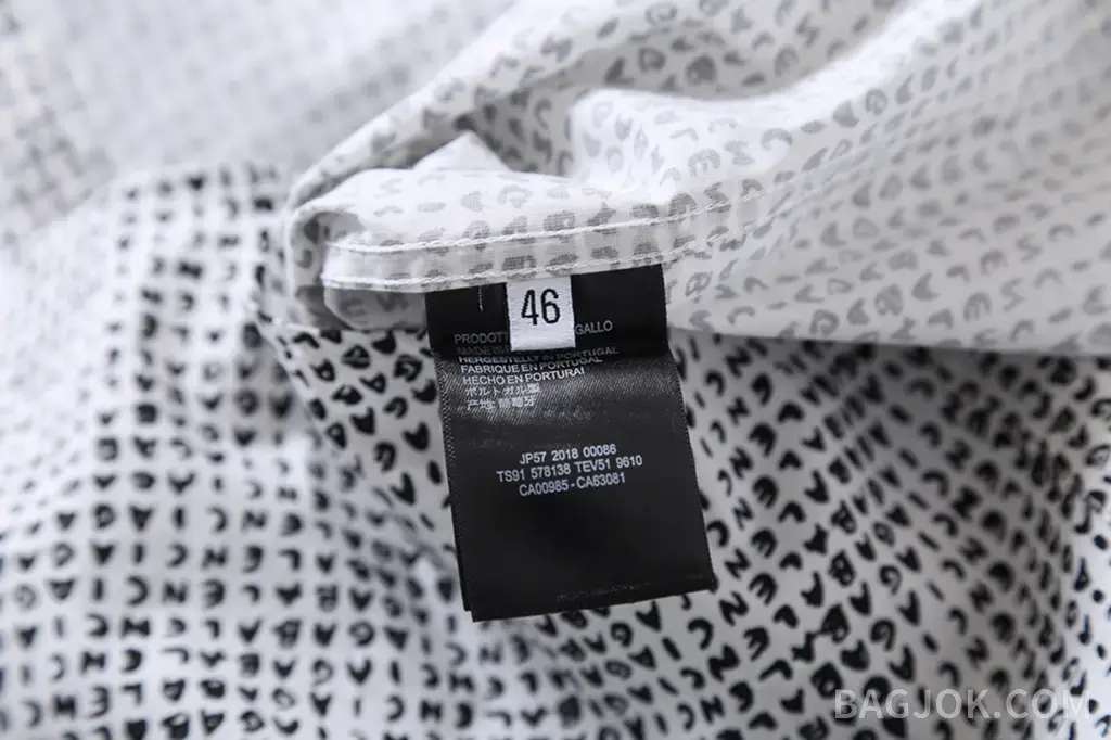 발렌시아가 BALENCIAGA 올오버 그래픽 오버사이즈 셔츠 상세 이미지