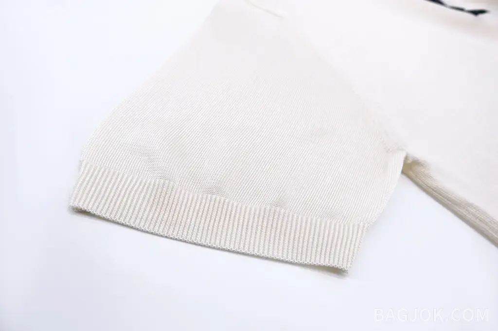 펜디 FENDI 콘트라스트 칼라 니트 폴로 셔츠 상세 이미지