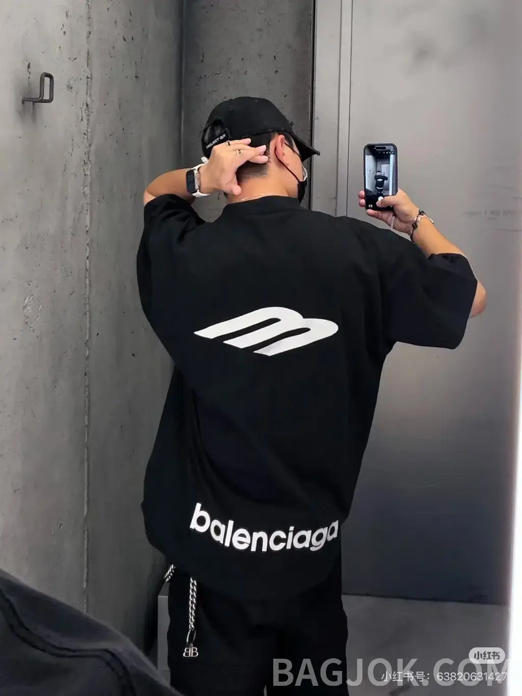 발렌시아가 BALENCIAGA M 로고 오버핏 크루넥 반팔 티셔츠 상세 이미지