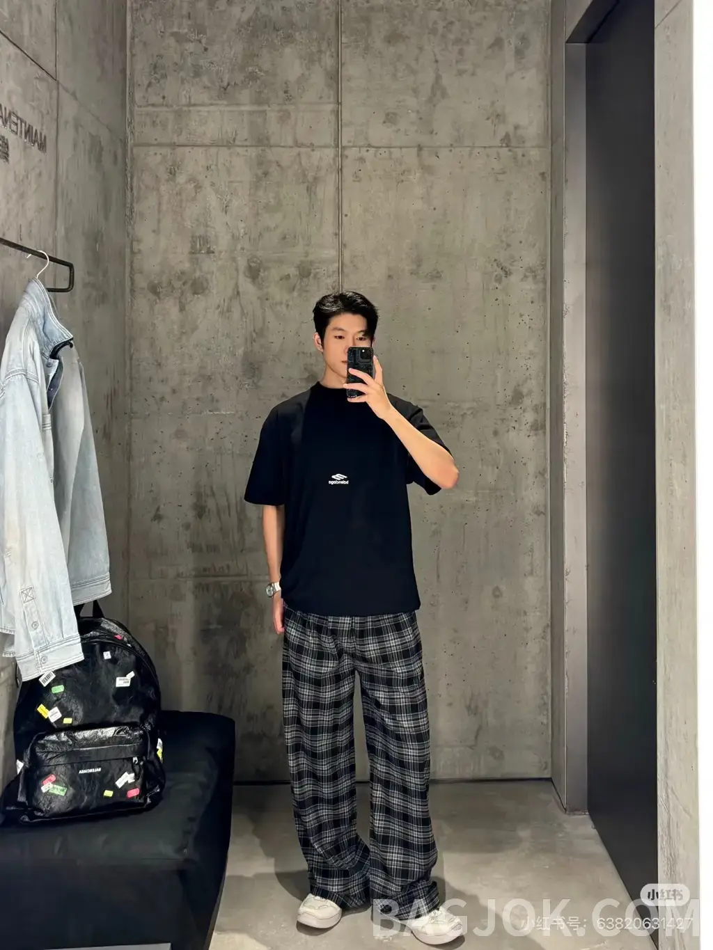 발렌시아가 BALENCIAGA M 로고 오버핏 크루넥 반팔 티셔츠 상세 이미지