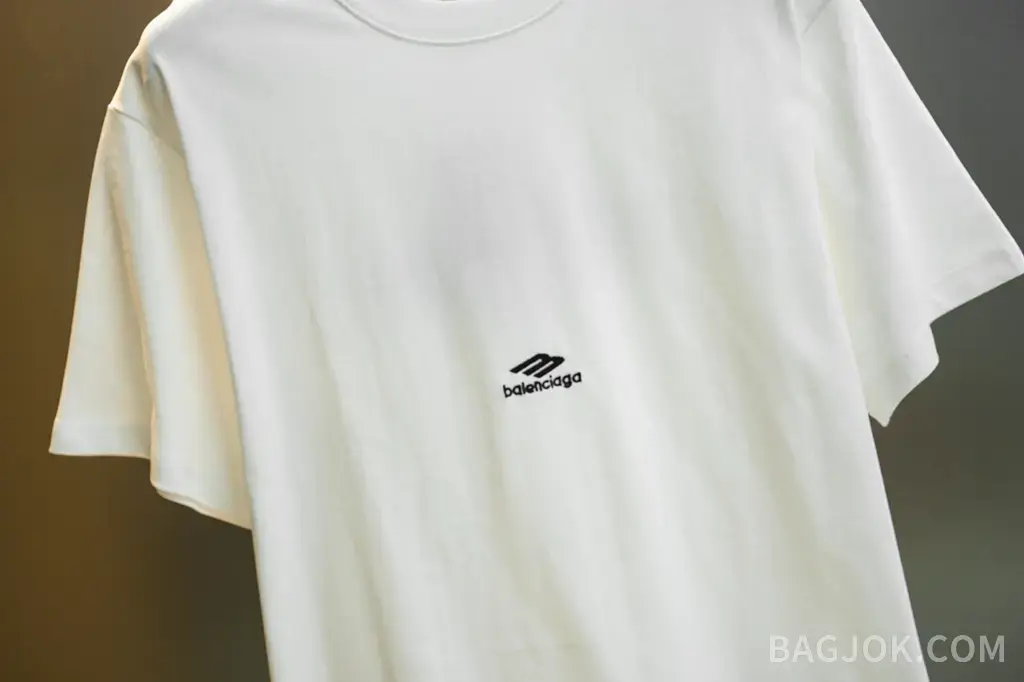 발렌시아가 BALENCIAGA M 로고 오버핏 크루넥 반팔 티셔츠 상세 이미지
