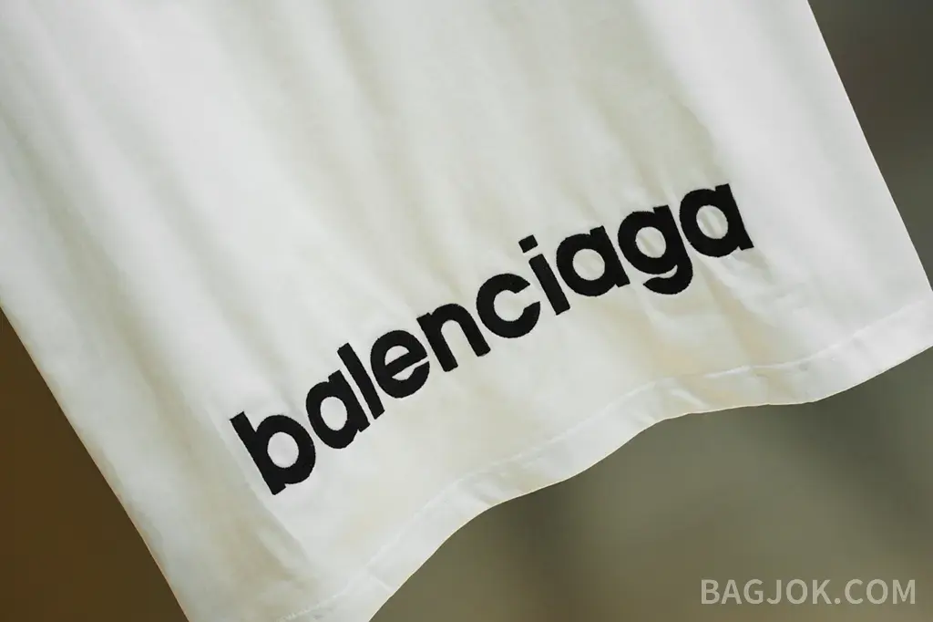 발렌시아가 BALENCIAGA M 로고 오버핏 크루넥 반팔 티셔츠 상세 이미지