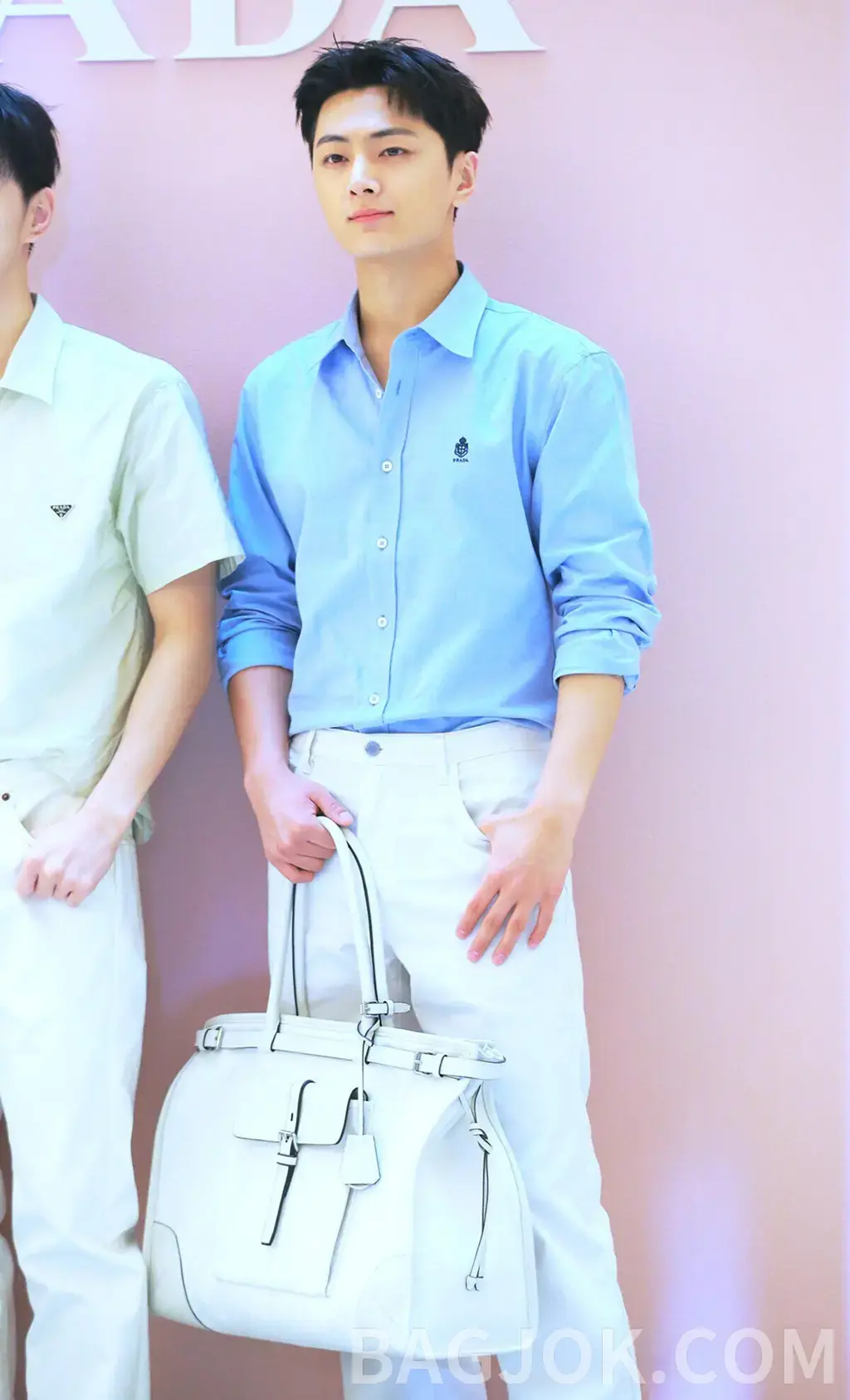 프라다 PRADA 실드 엠블럼 옥스퍼드 셔츠 상세 이미지