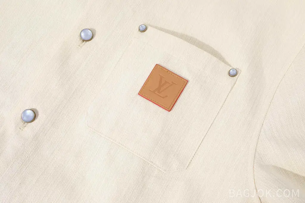 루이비통 LOUIS VUITTON "LE MONDE EST À VOUS" 린넨 반팔 셔츠 상세 이미지