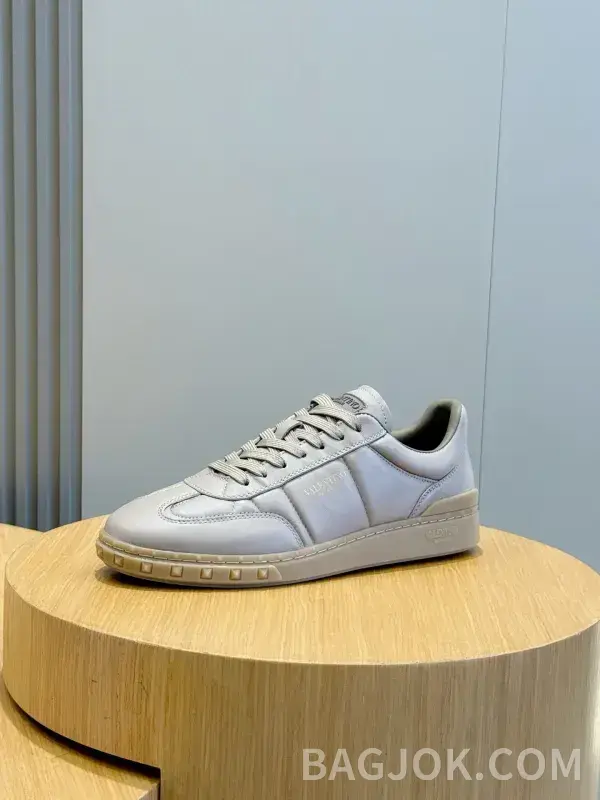 발렌티노 발렌티노 업빌리지 로우탑 스니커즈 상세 이미지