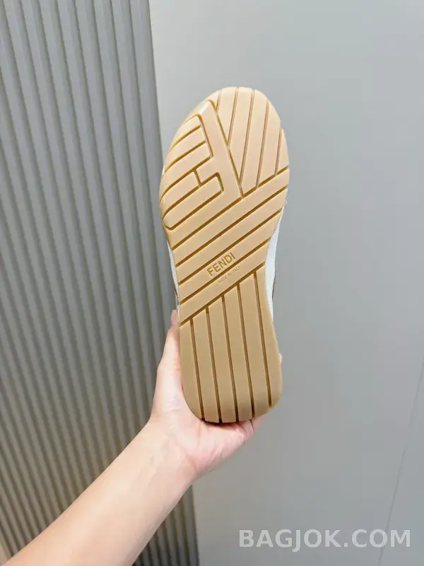 펜디 펜디 웨이브 펄스 스니커즈 상세 이미지