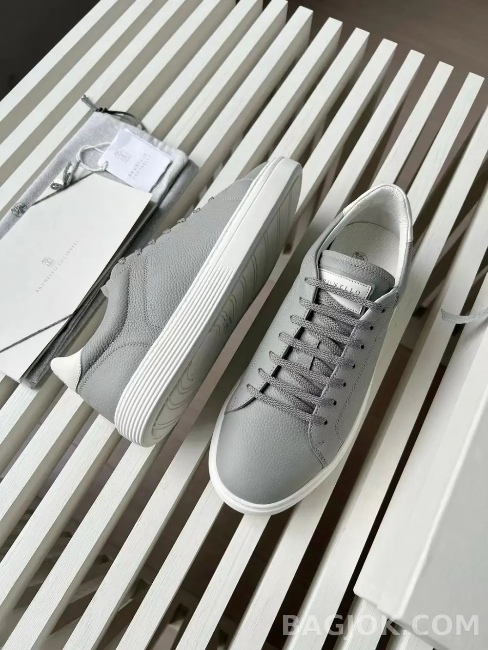 보스넬로쿠치넬리 보스넬로 쿠치넬리 미니멀 로우탑 스니커즈 ver.3 (그레인카프) 상세 이미지