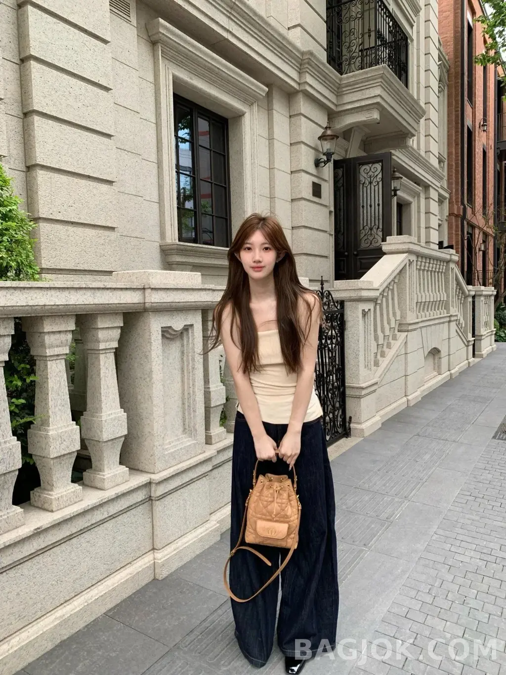 디올 디올 카로 스몰 버킷백 상세 이미지