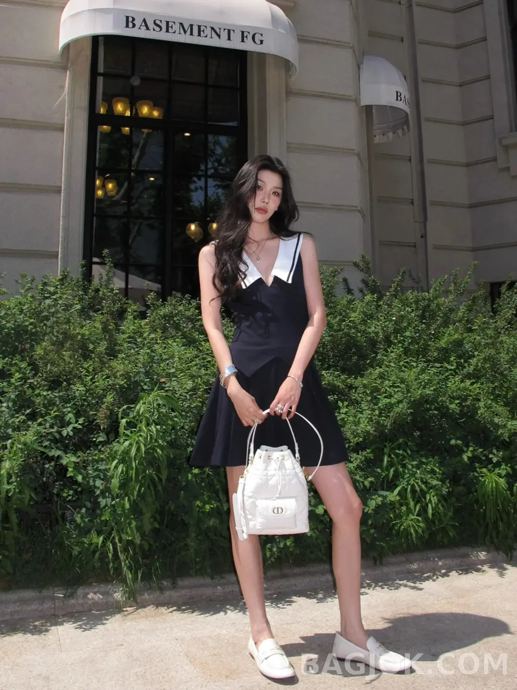 디올 디올 카로 스몰 버킷백 상세 이미지