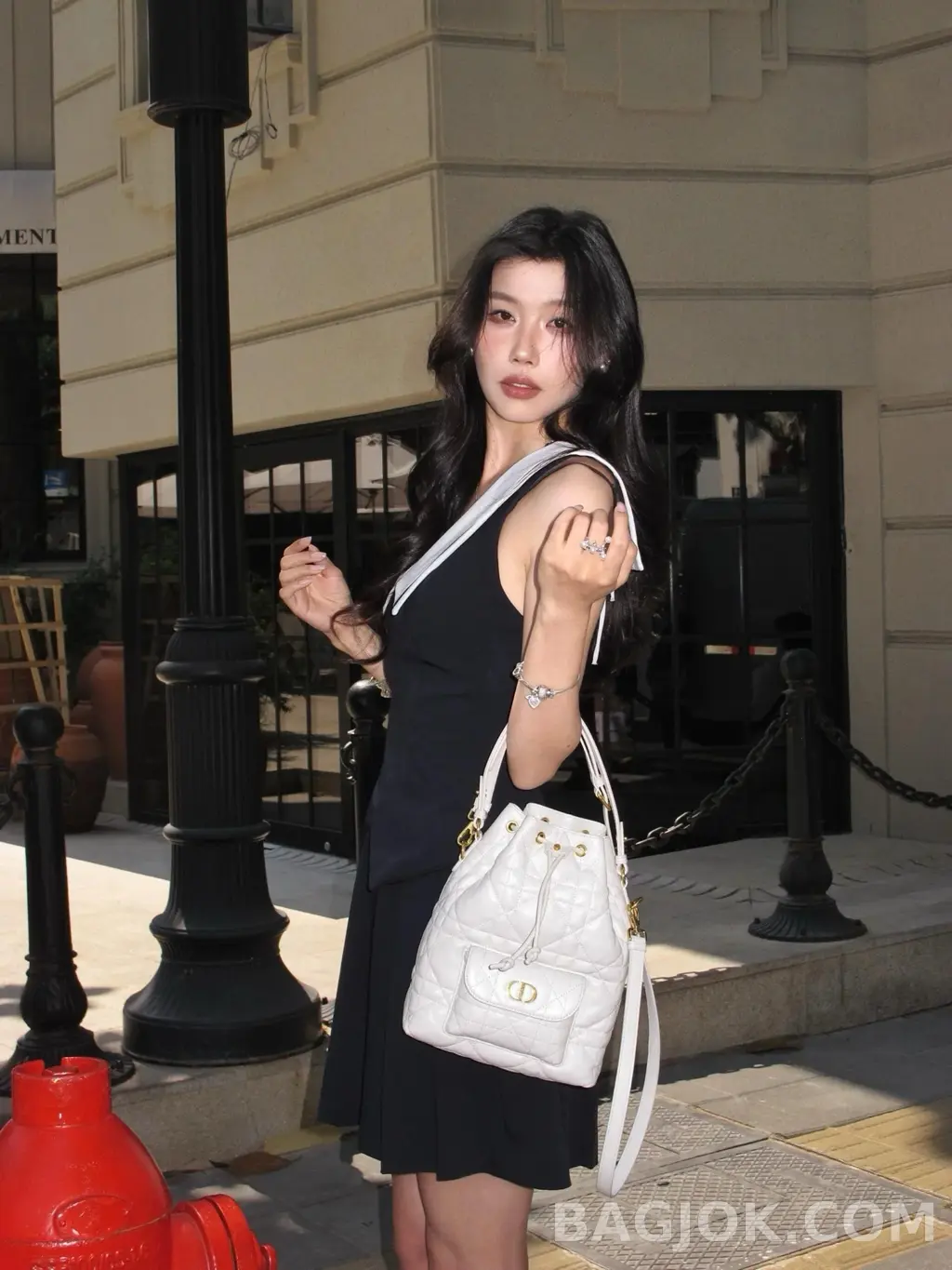 디올 디올 카로 스몰 버킷백 상세 이미지