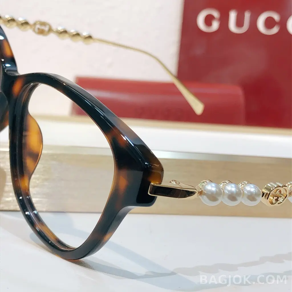 구찌 GUCCI Pearl Interlocking GG Square Cat-Eye 안경 상세 이미지