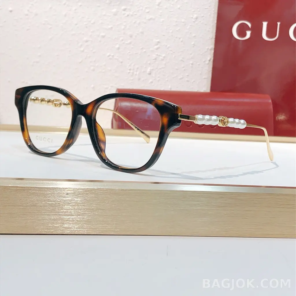 구찌 GUCCI Pearl Interlocking GG Square Cat-Eye 안경 상세 이미지