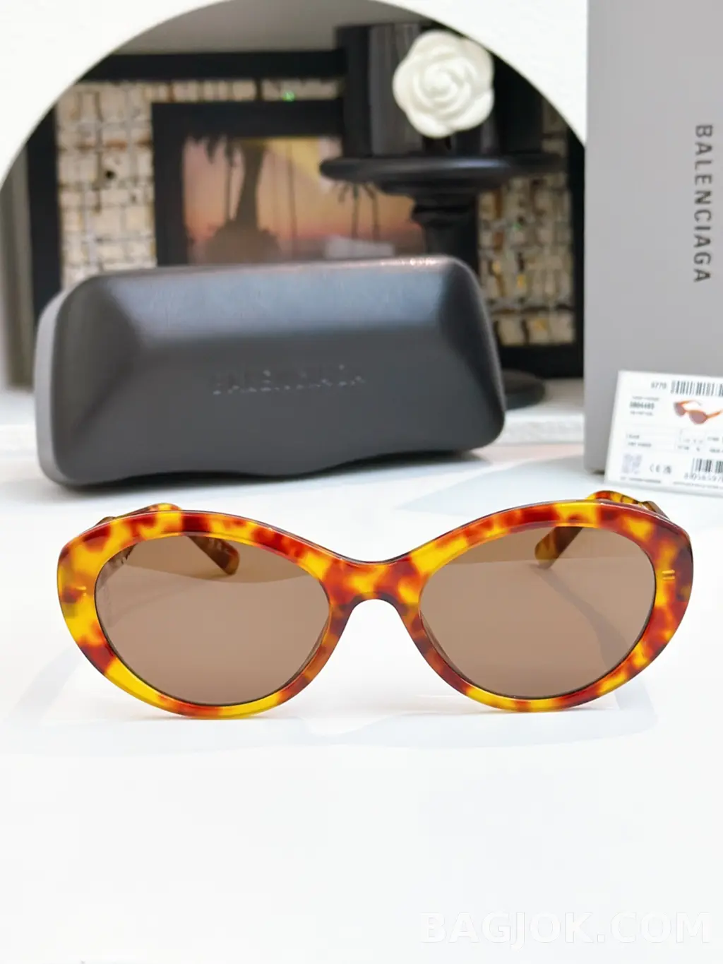 발렌시아가 BALENCIAGA Oval Cat-Eye Sunglasses 상세 이미지