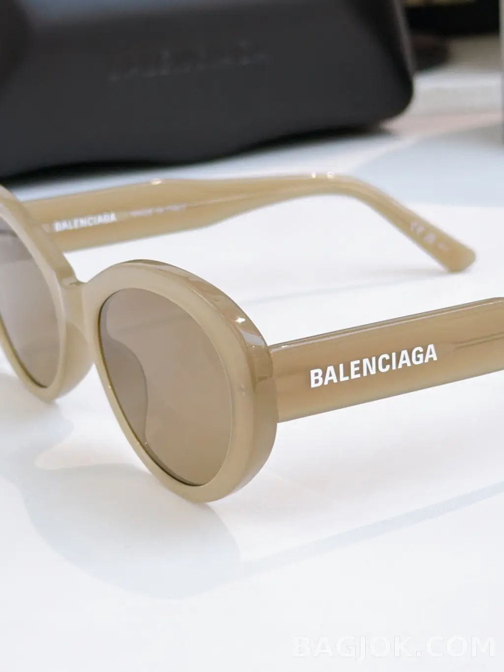 발렌시아가 BALENCIAGA Oval Cat-Eye Sunglasses 상세 이미지