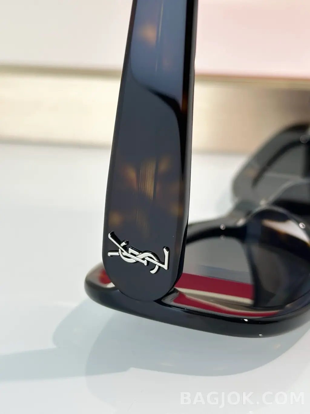 생로랑 SAINT LAURENT Rectangular Tortoise Sunglasses 상세 이미지