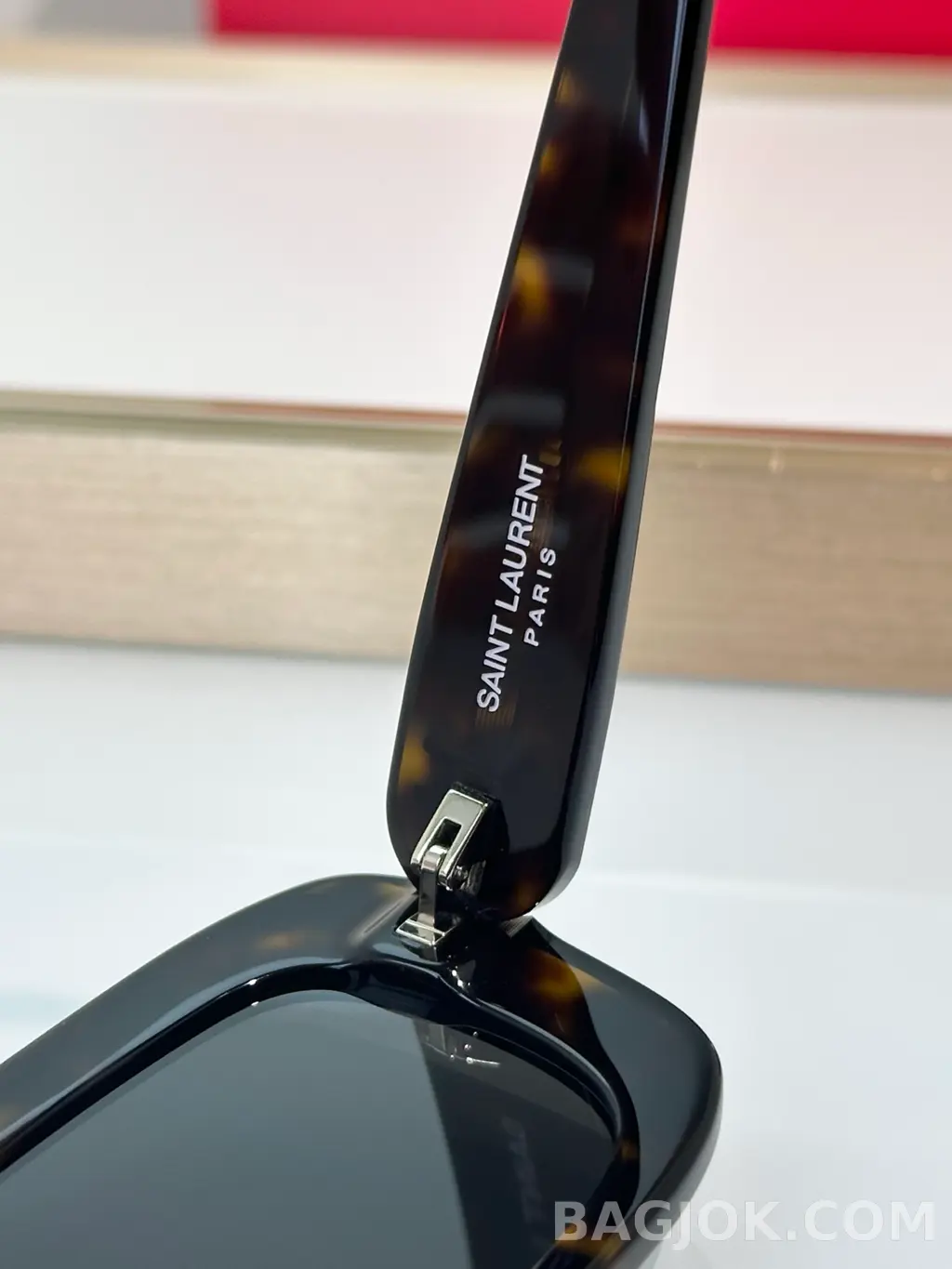 생로랑 SAINT LAURENT Rectangular Tortoise Sunglasses 상세 이미지