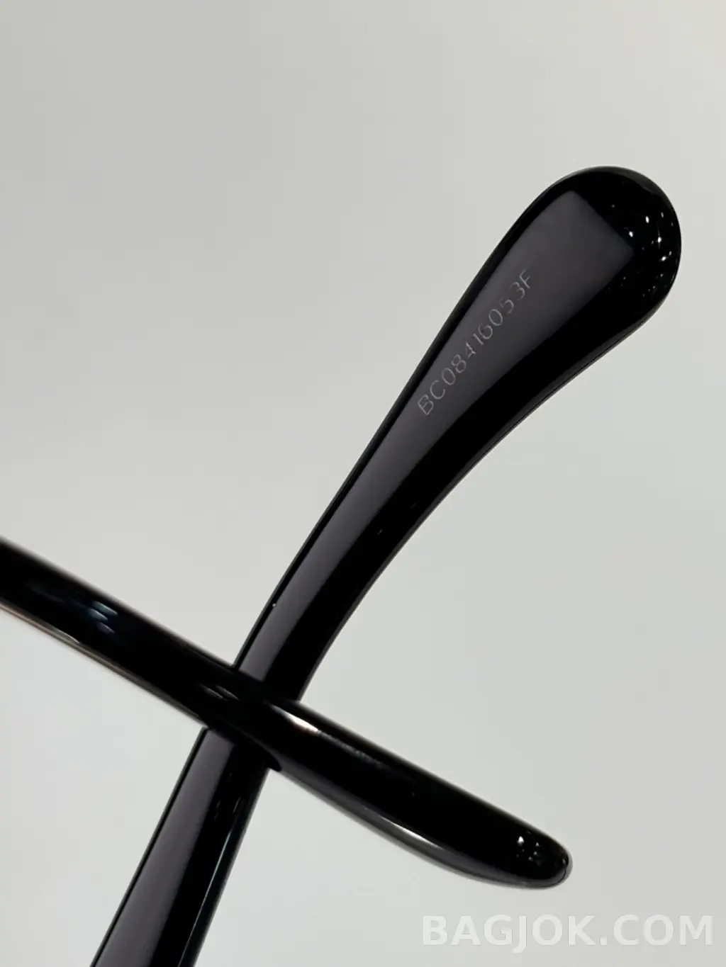 샤넬 CHANEL Rectangular Heart CC Sunglasses (CH5520) 상세 이미지