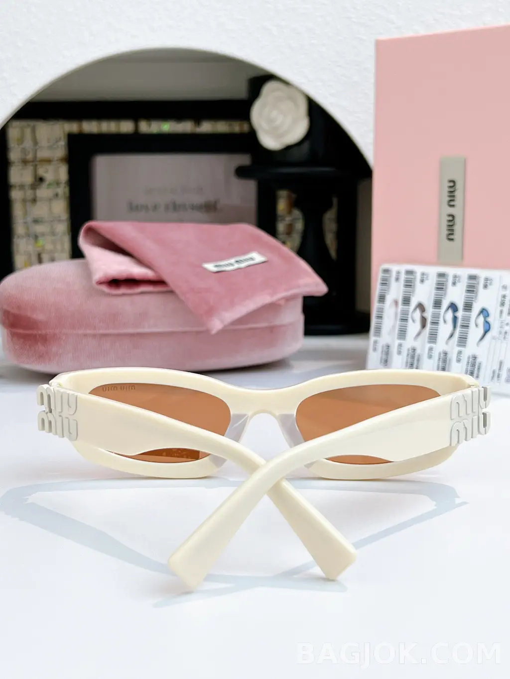 미우미우 MIU MIU SMU B04-F Sunglasses 상세 이미지