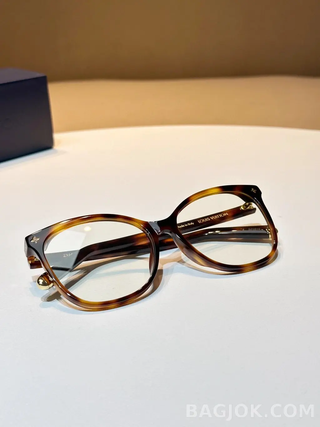 루이비통 LOUIS VUITTON Cat-eye Glasses 상세 이미지